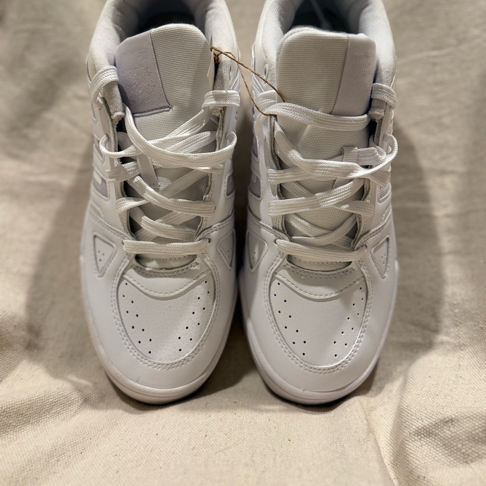 Men’s
Adidas Classic White Basketball Trainers size 8 - Picture 7 of 10